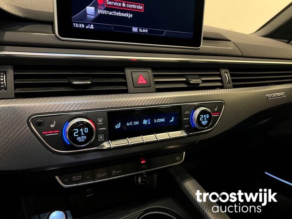 Audi RS4 2.9 V6 TFSI Quattro Car