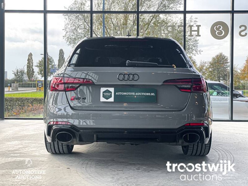Audi RS4 2.9 V6 TFSI Quattro Car