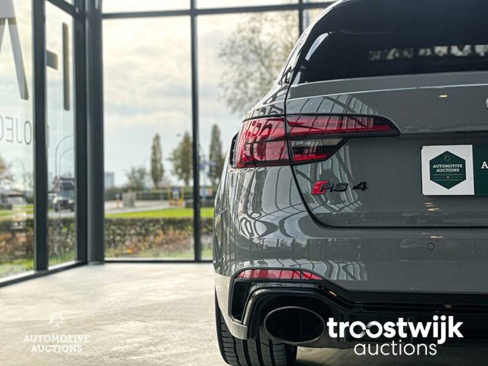 Audi RS4 2.9 V6 TFSI Quattro Car
