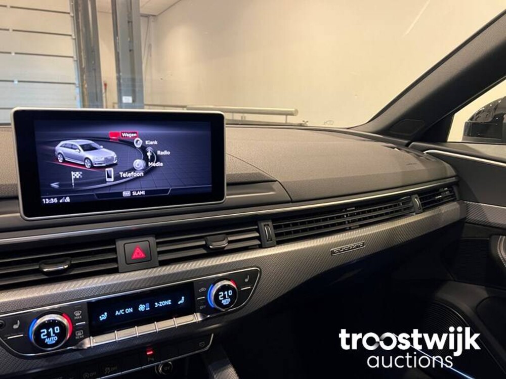 Audi RS4 2.9 V6 TFSI Quattro Car