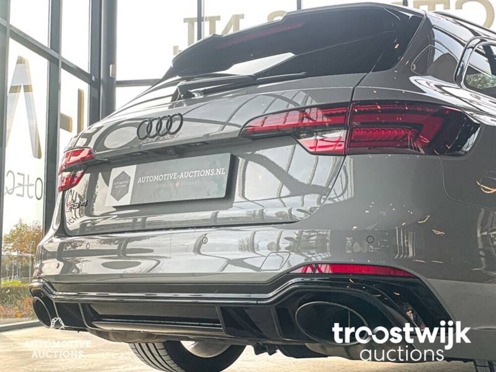 Audi RS4 2.9 V6 TFSI Quattro Car