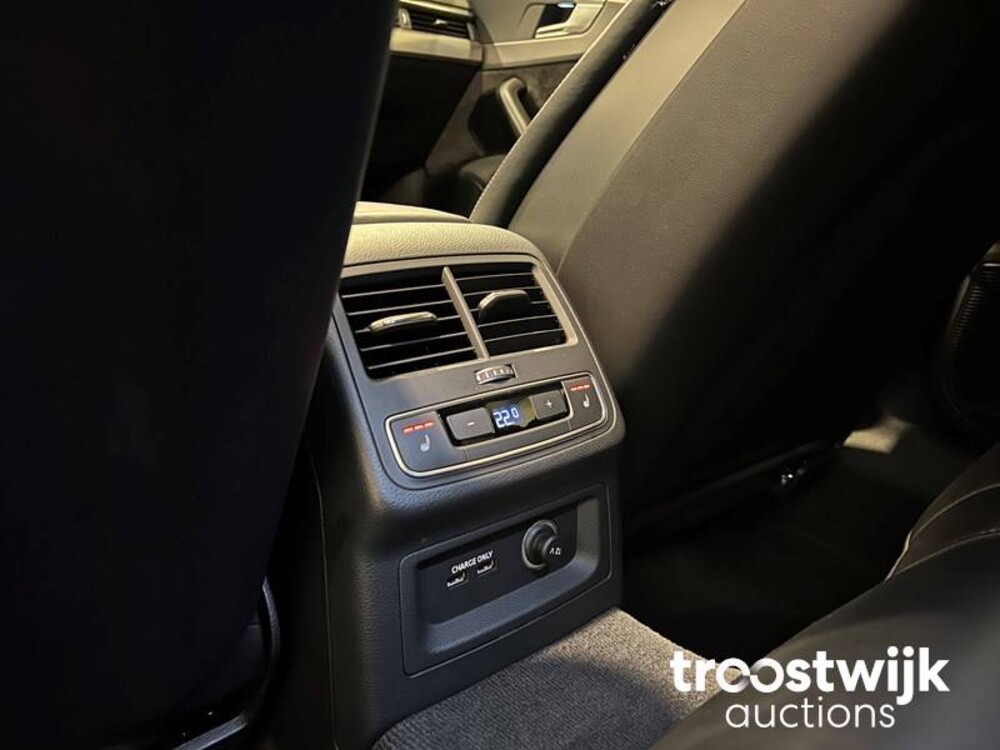 Audi RS4 2.9 V6 TFSI Quattro Car