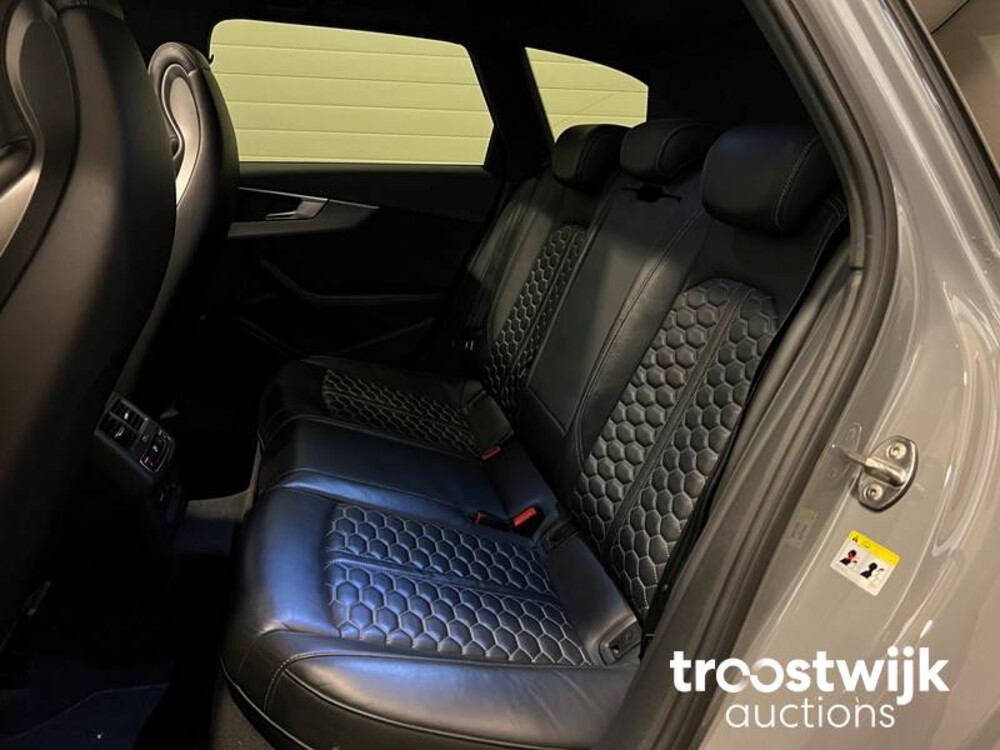 Audi RS4 2.9 V6 TFSI Quattro Car