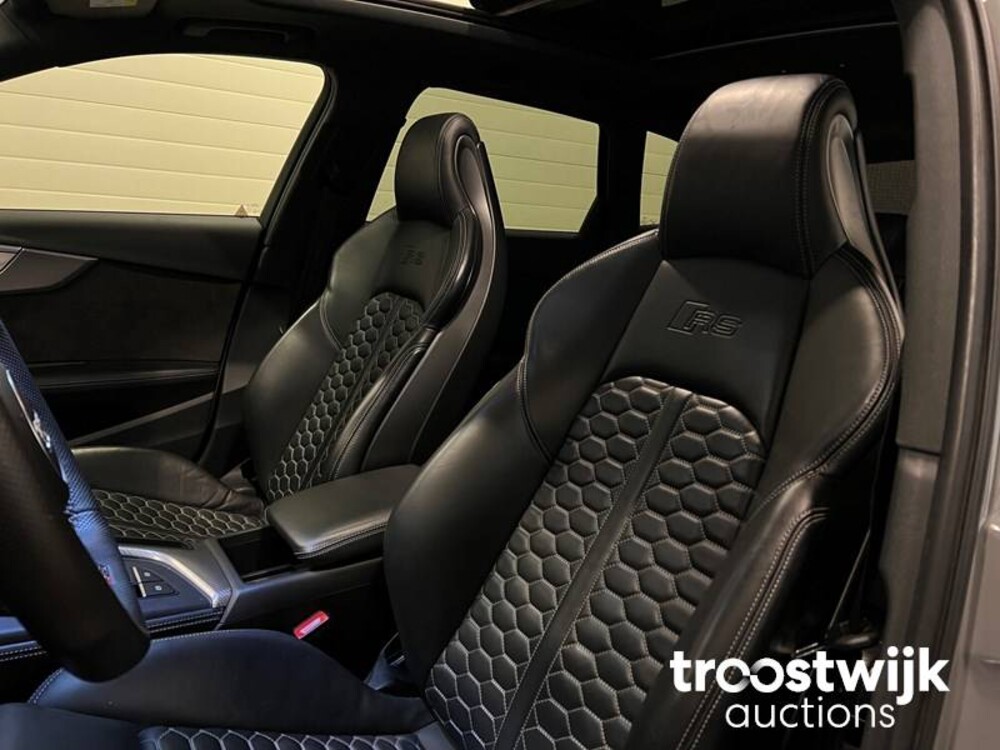 Audi RS4 2.9 V6 TFSI Quattro Car