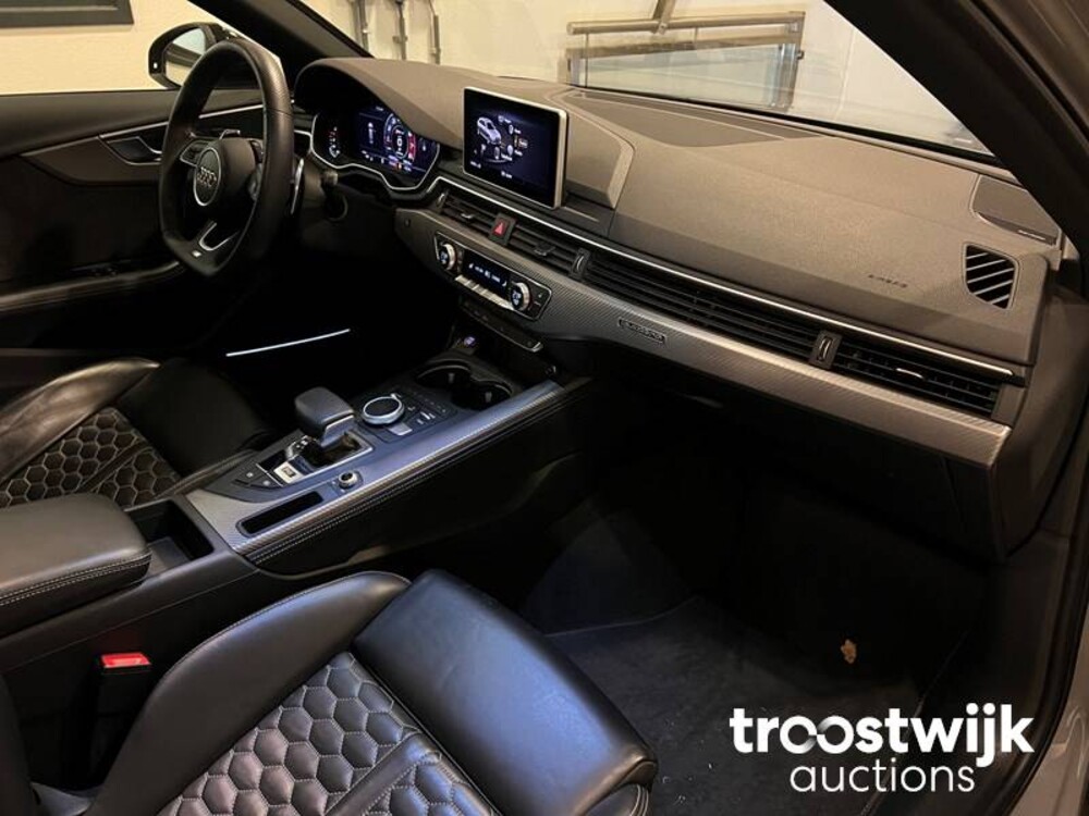 Audi RS4 2.9 V6 TFSI Quattro Car