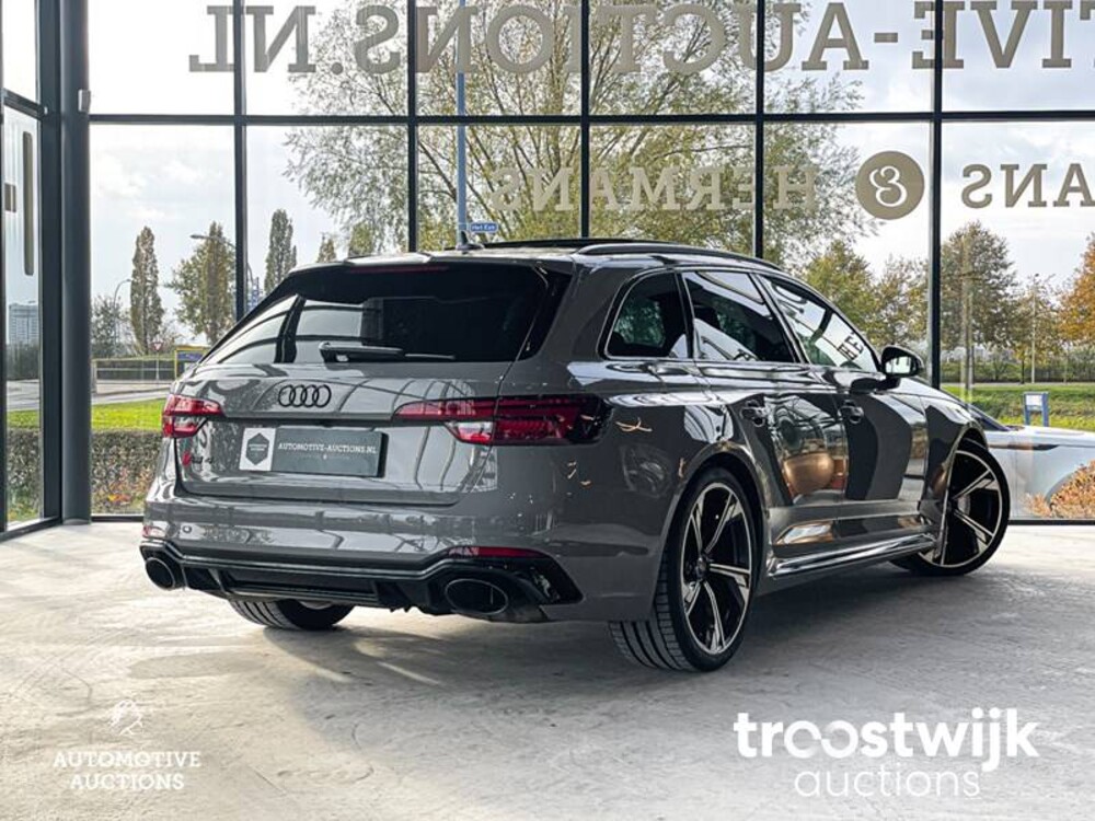 Audi RS4 2.9 V6 TFSI Quattro Car