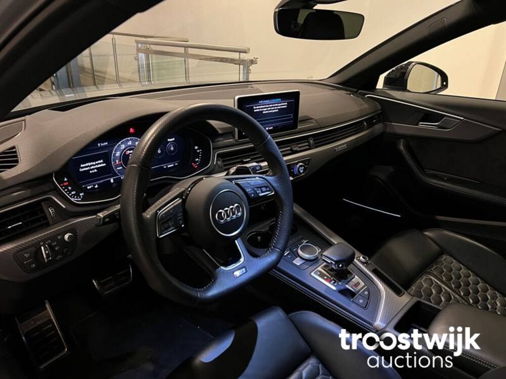 Audi RS4 2.9 V6 TFSI Quattro Car