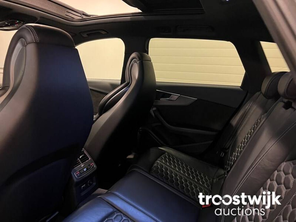 Audi RS4 2.9 V6 TFSI Quattro Car