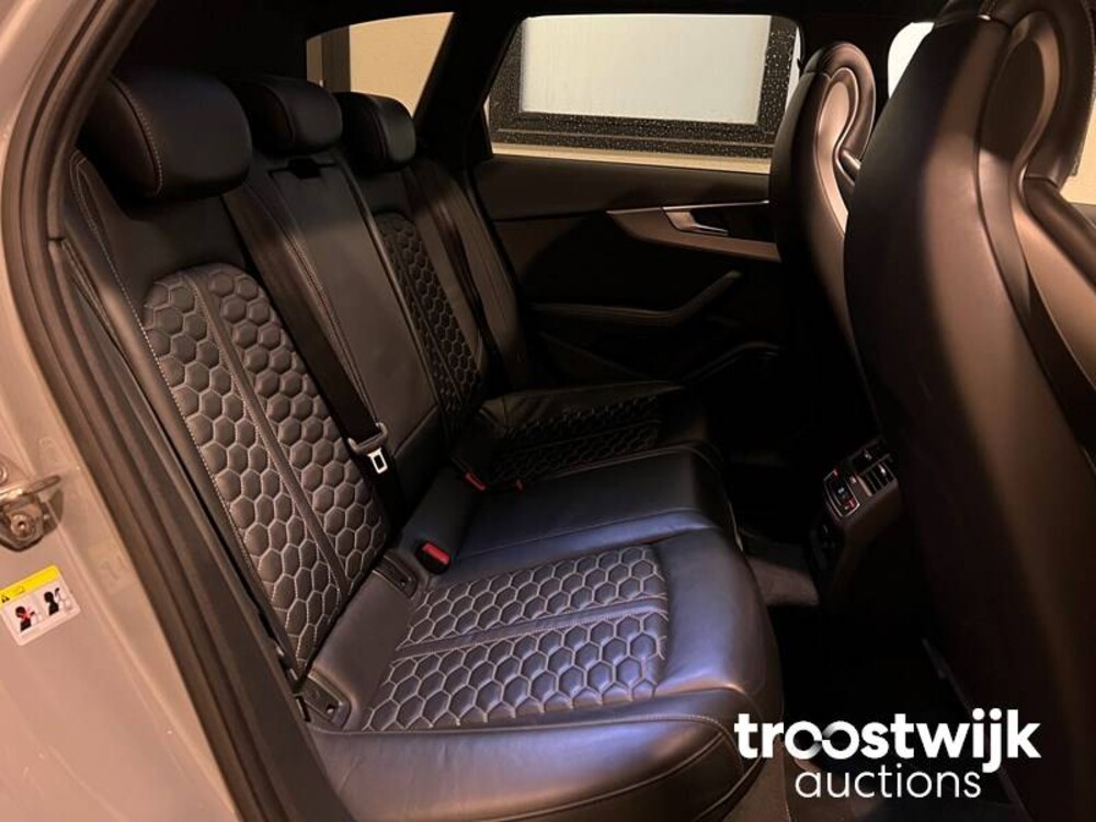 Audi RS4 2.9 V6 TFSI Quattro Car