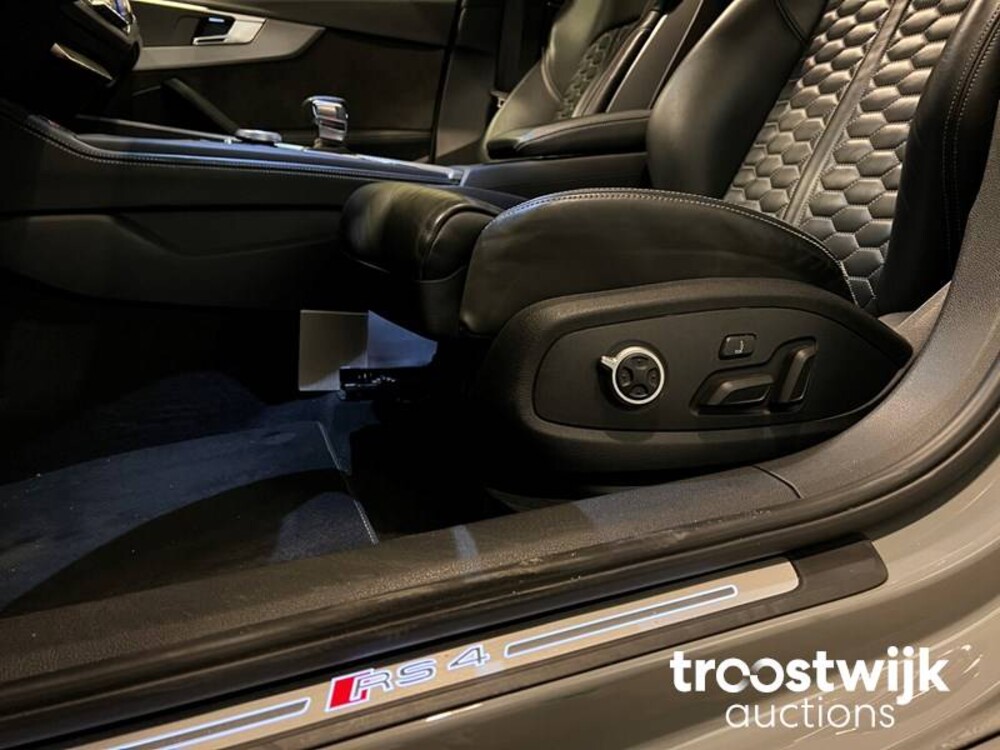 Audi RS4 2.9 V6 TFSI Quattro Car