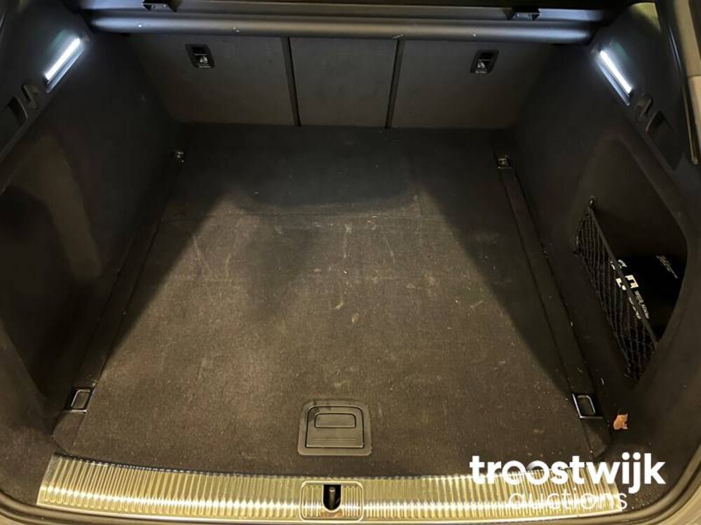 Audi RS4 2.9 V6 TFSI Quattro Car