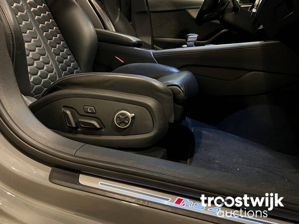 Audi RS4 2.9 V6 TFSI Quattro Car
