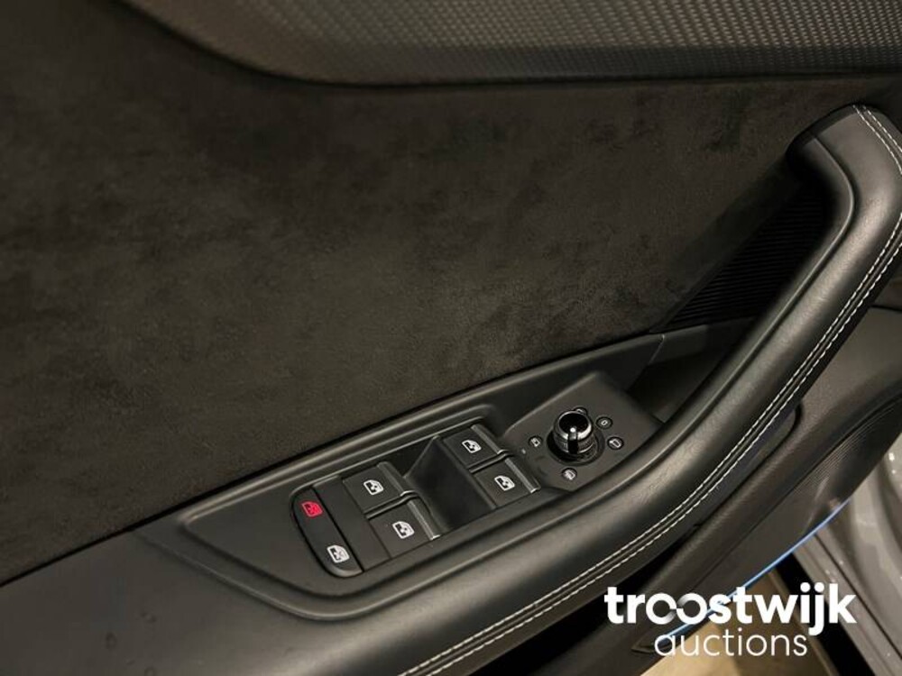 Audi RS4 2.9 V6 TFSI Quattro Car