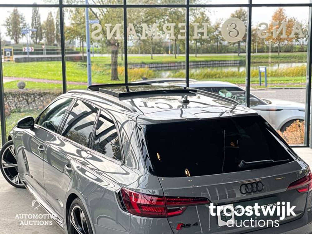 Audi RS4 2.9 V6 TFSI Quattro Car