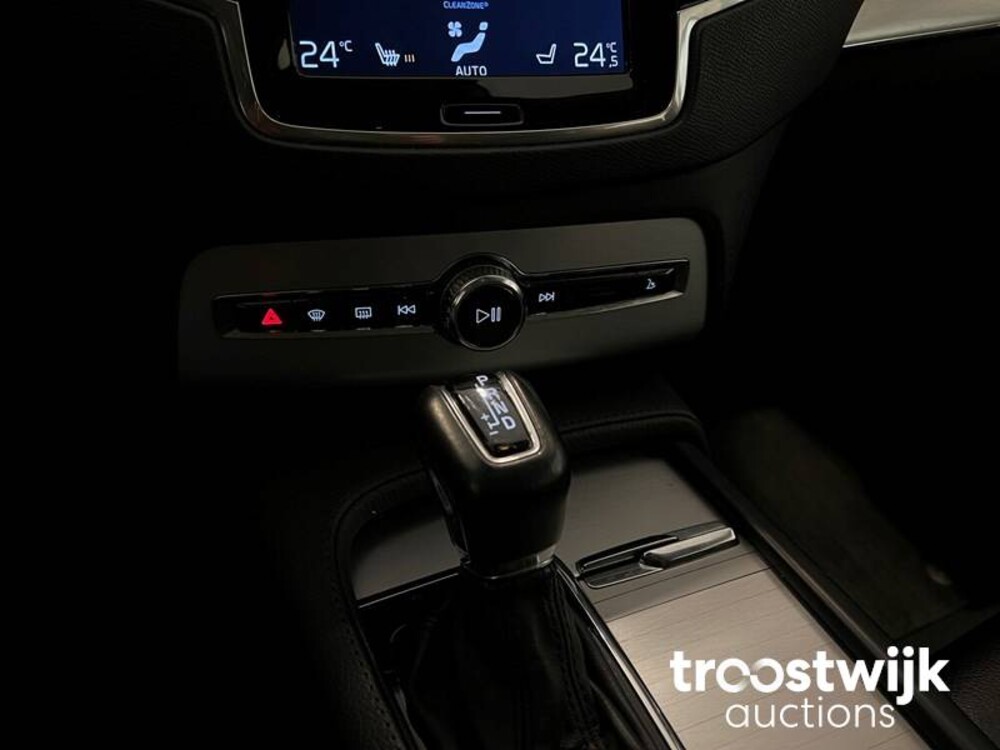 Volvo XC90 D5 2.0 AWD Inscription  Car