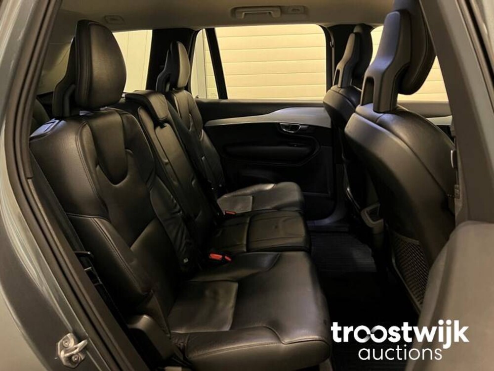 Volvo XC90 D5 2.0 AWD Inscription  Car