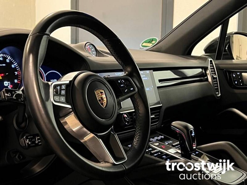 Porsche Cayenne S 2.9 V6 Car