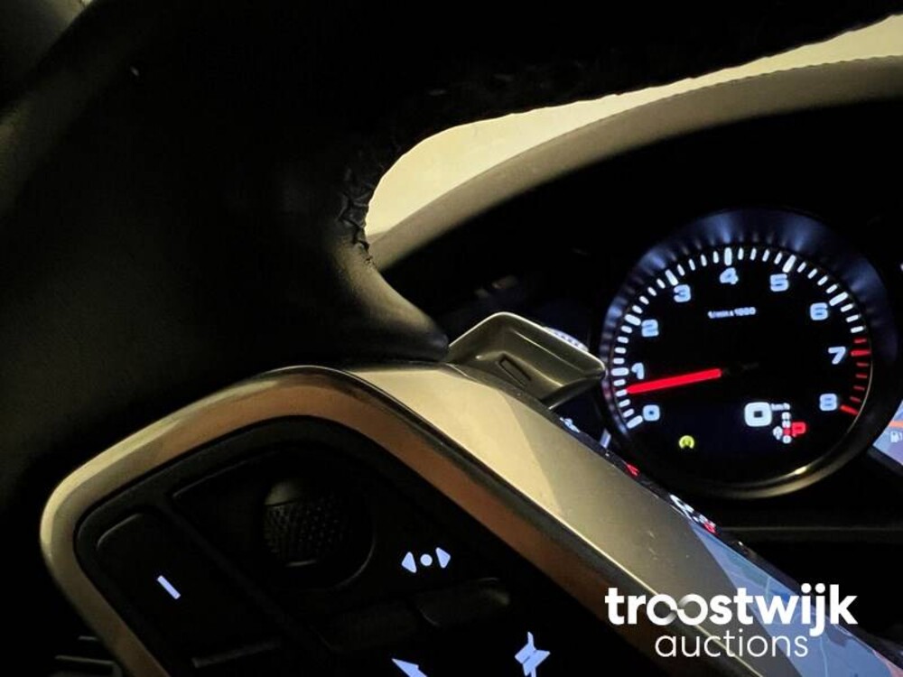 Porsche Cayenne S 2.9 V6 Car