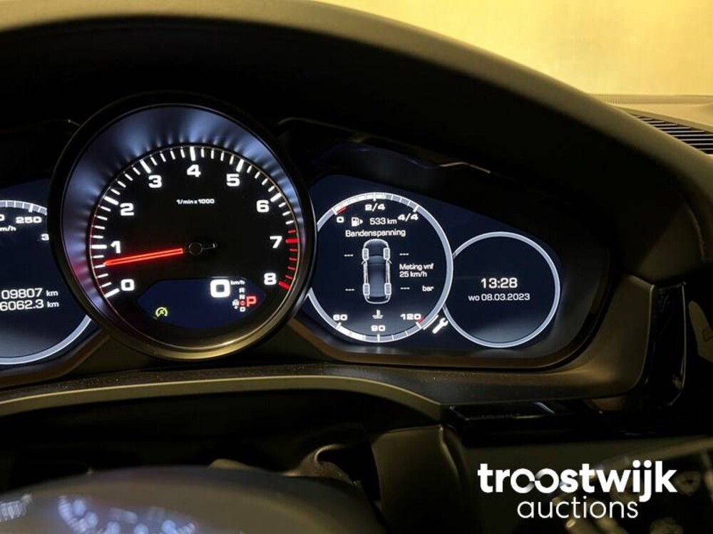 Porsche Cayenne S 2.9 V6 Car