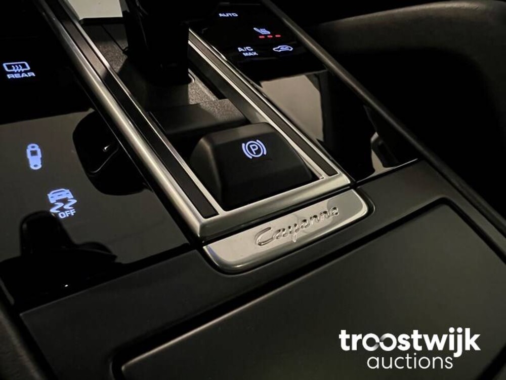 Porsche Cayenne S 2.9 V6 Car