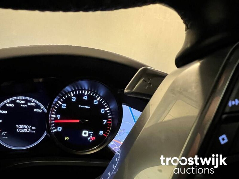 Porsche Cayenne S 2.9 V6 Car