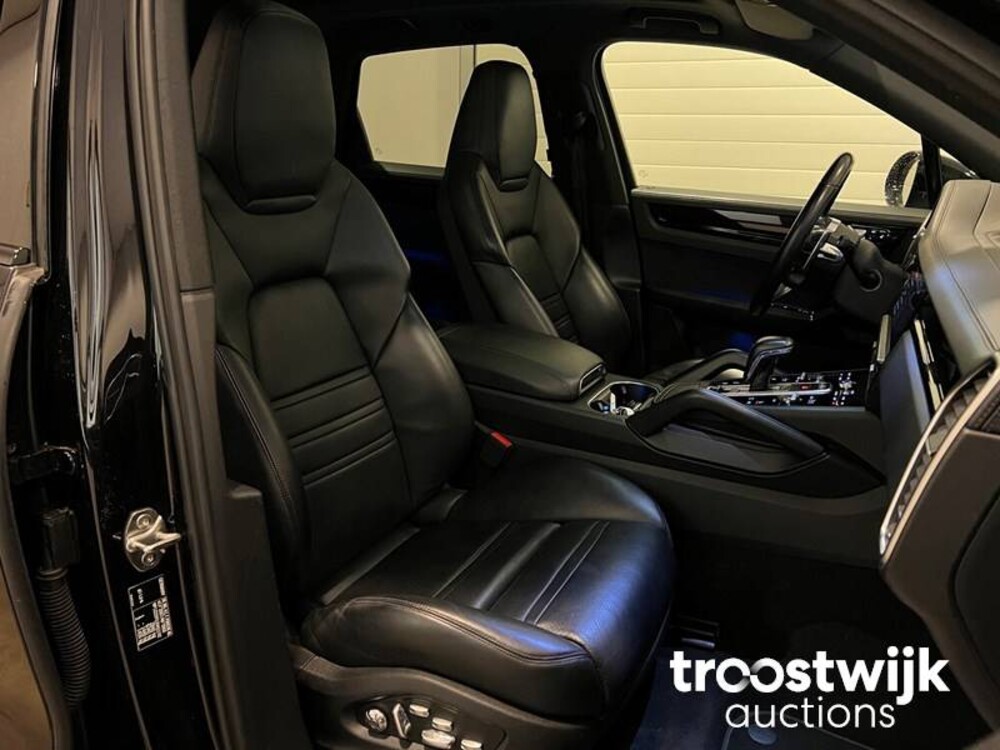 Porsche Cayenne S 2.9 V6 Car