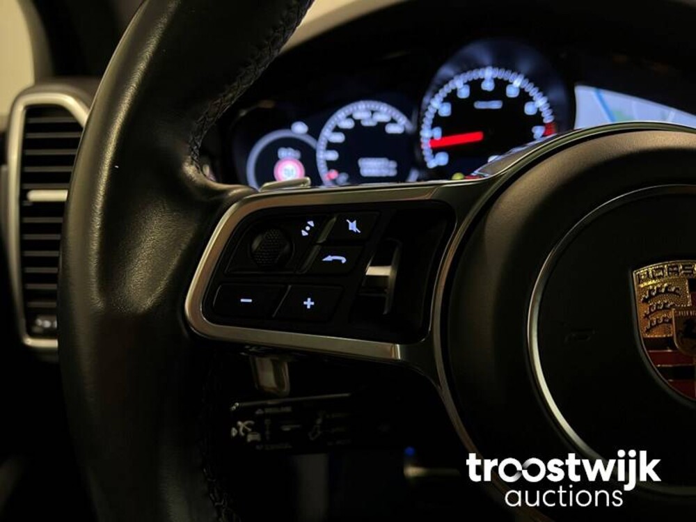 Porsche Cayenne S 2.9 V6 Car