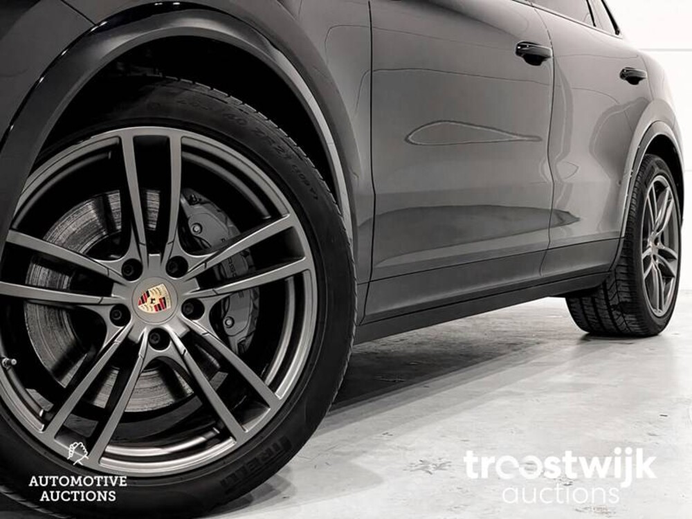 Porsche Cayenne S 2.9 V6 Car