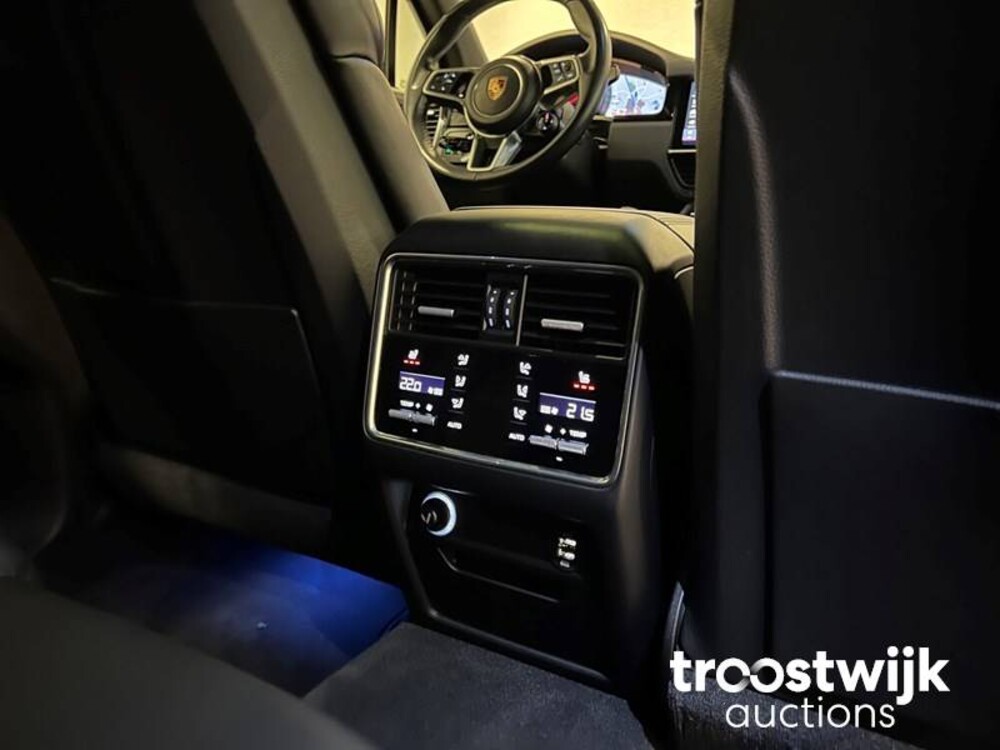 Porsche Cayenne S 2.9 V6 Car