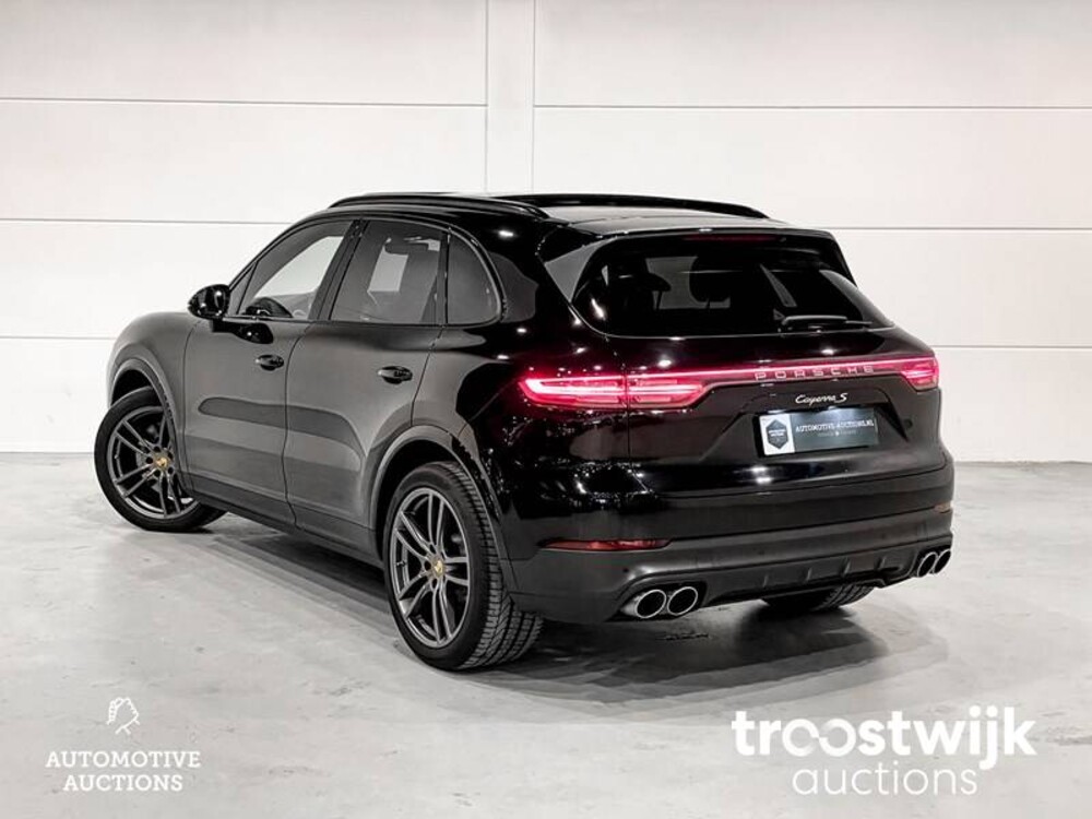 Porsche Cayenne S 2.9 V6 Car