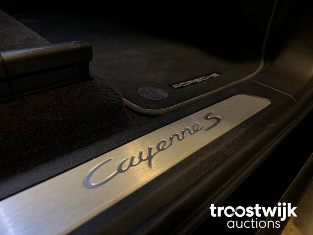 Porsche Cayenne S 2.9 V6 Car