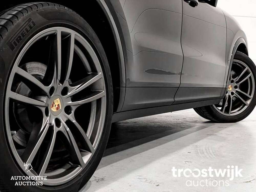 Porsche Cayenne S 2.9 V6 Car
