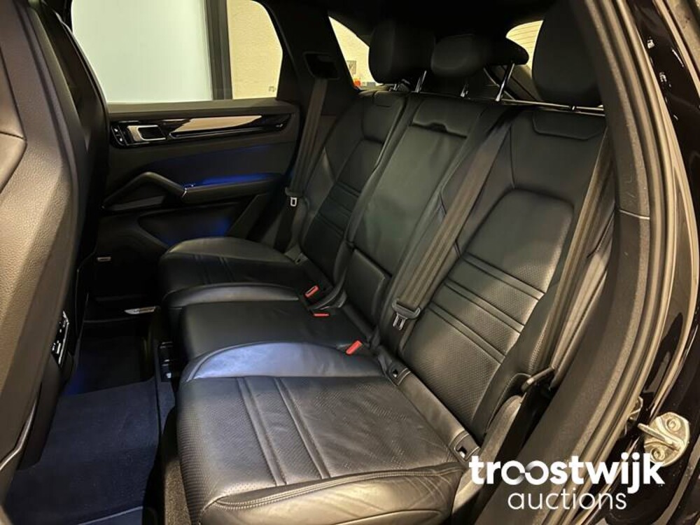Porsche Cayenne S 2.9 V6 Car