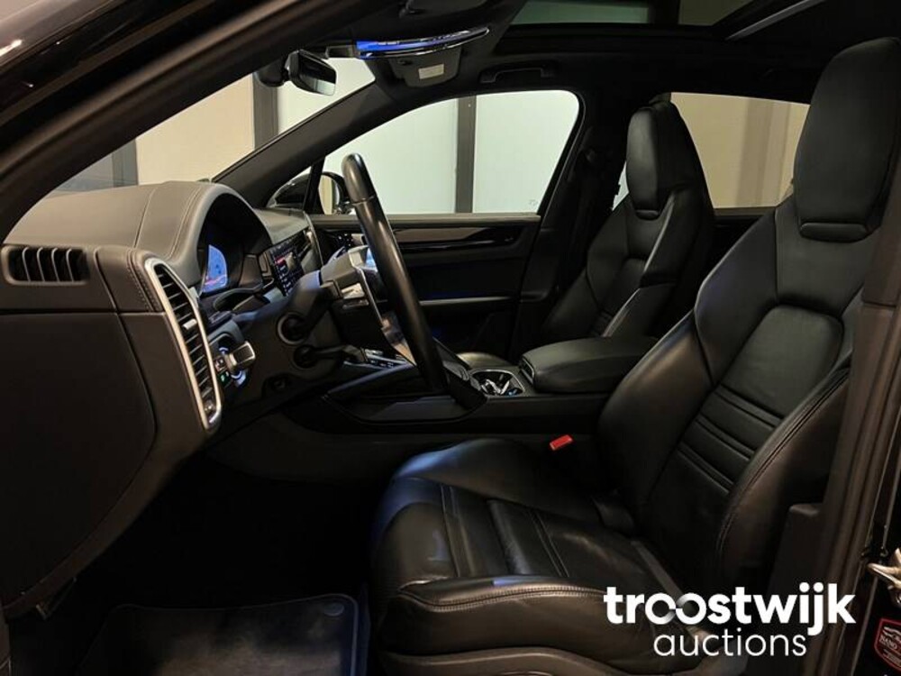 Porsche Cayenne S 2.9 V6 Car