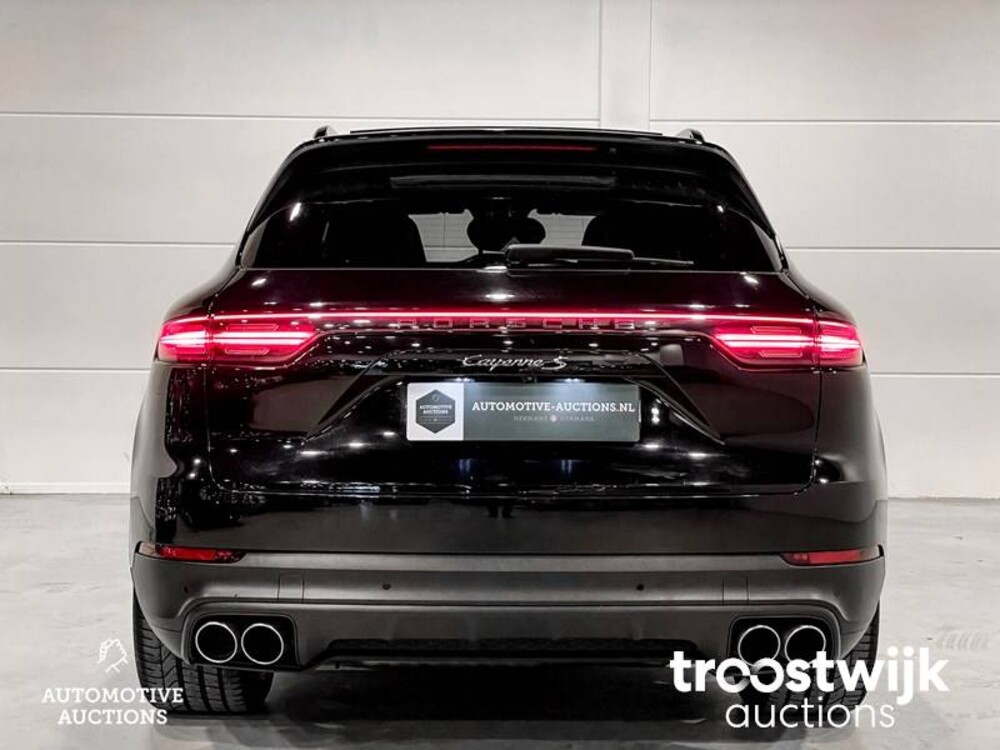 Porsche Cayenne S 2.9 V6 Car