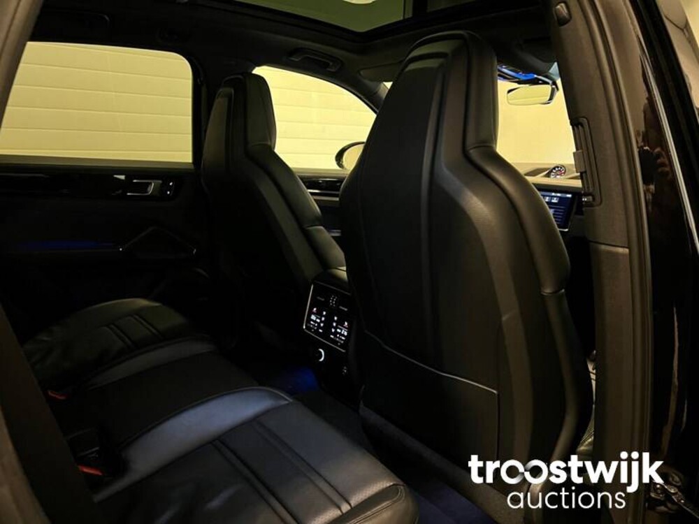 Porsche Cayenne S 2.9 V6 Car