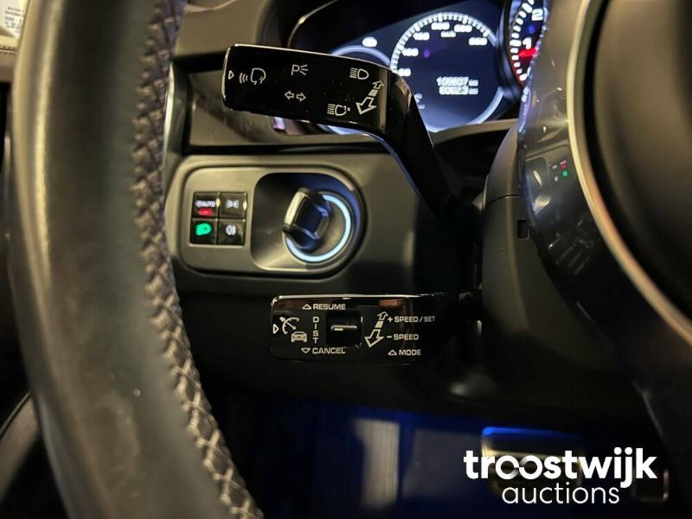 Porsche Cayenne S 2.9 V6 Car