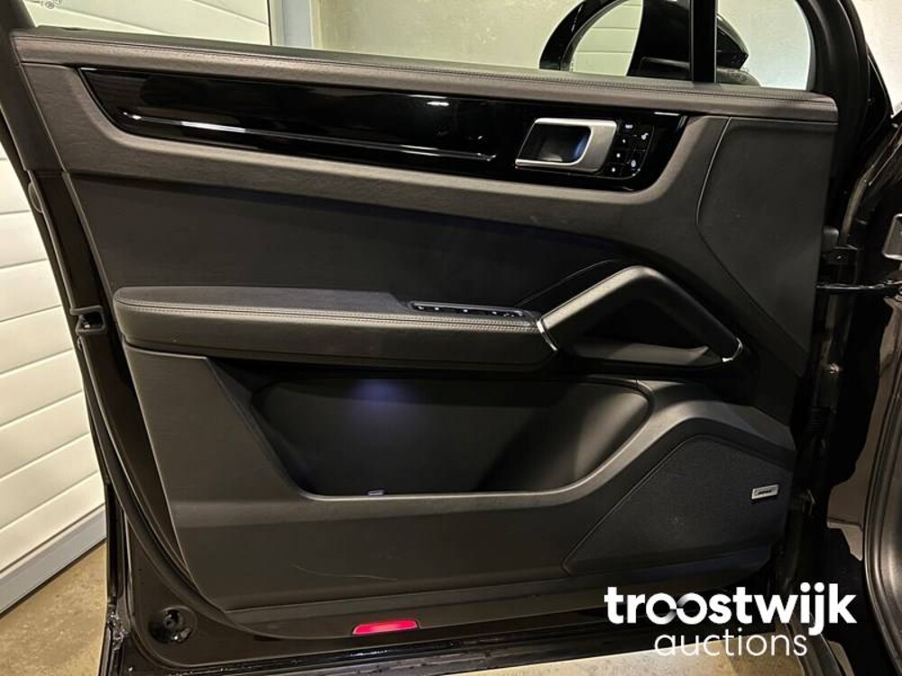 Porsche Cayenne S 2.9 V6 Car