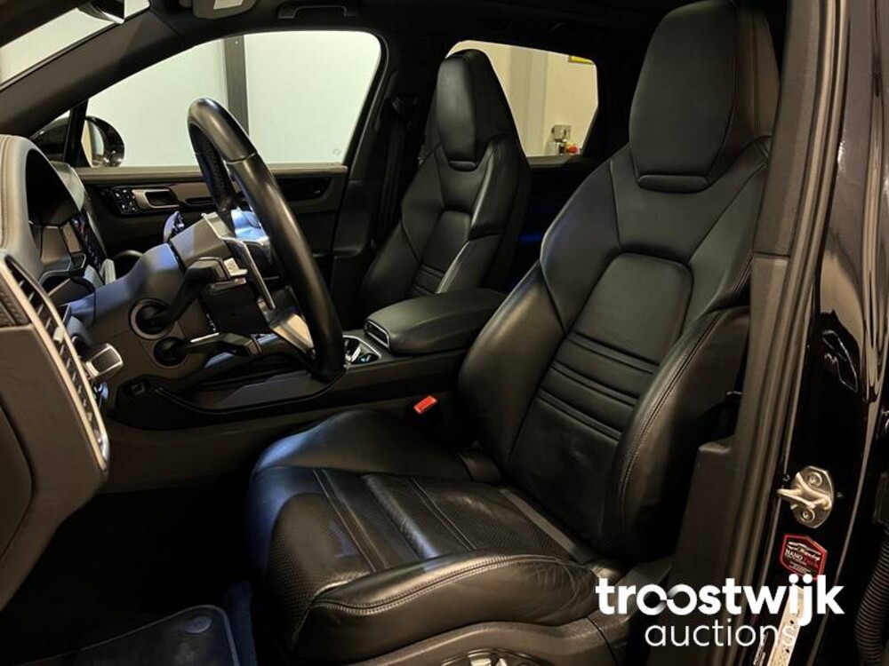 Porsche Cayenne S 2.9 V6 Car