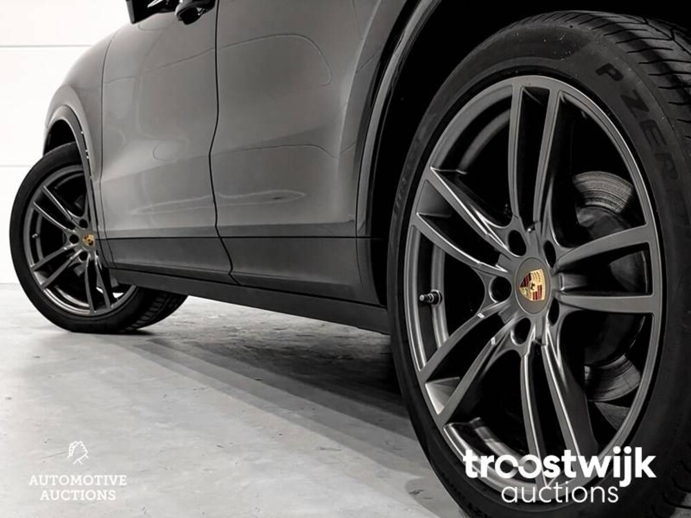 Porsche Cayenne S 2.9 V6 Car
