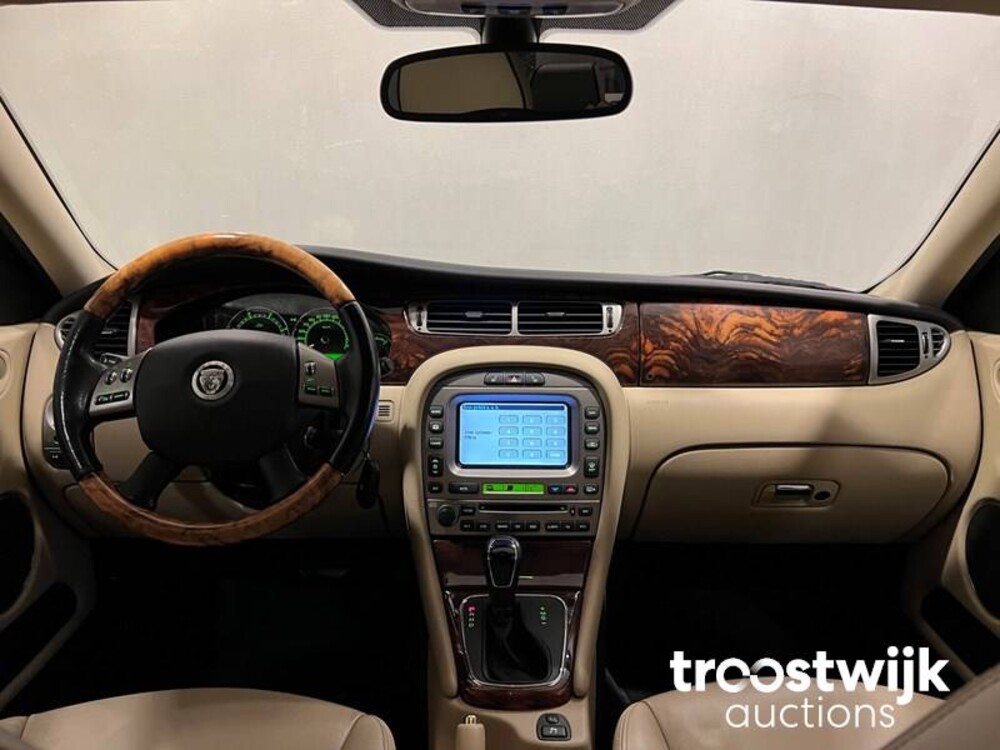 Jaguar X-Type Executive 2.2  Car