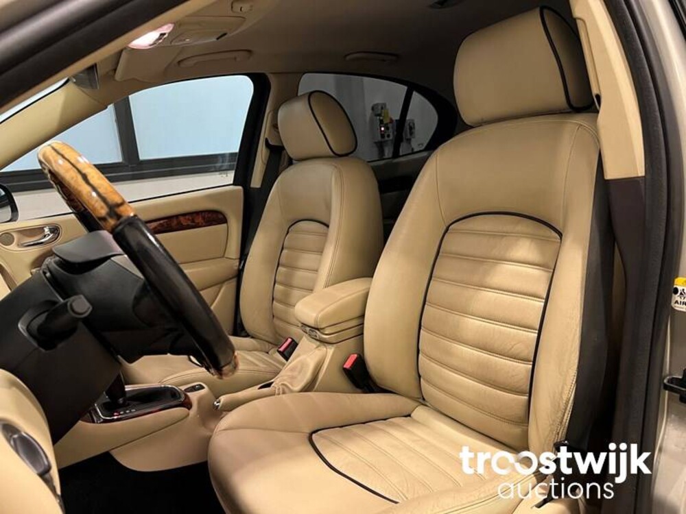 Jaguar X-Type Executive 2.2  Car