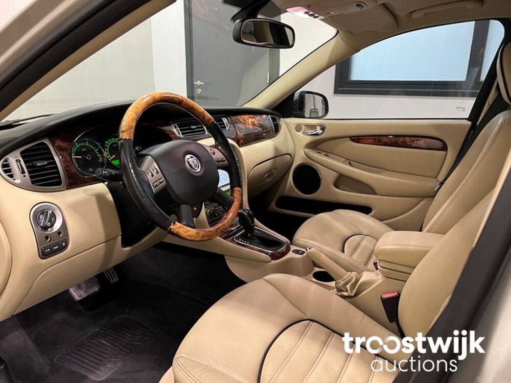 Jaguar X-Type Executive 2.2  Car