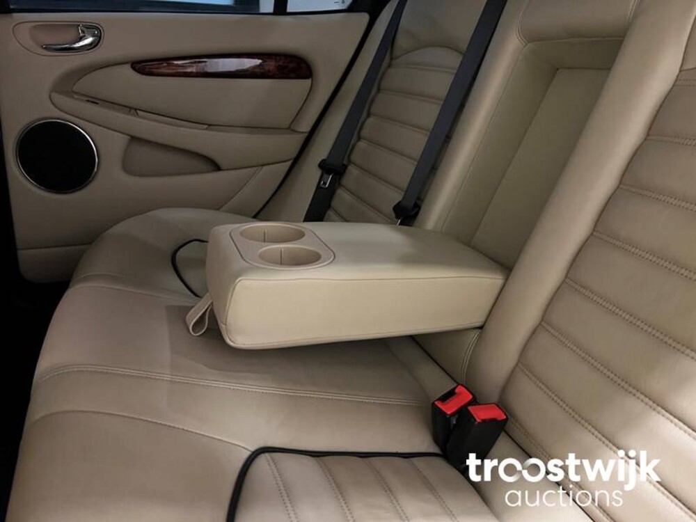 Jaguar X-Type Executive 2.2  Car