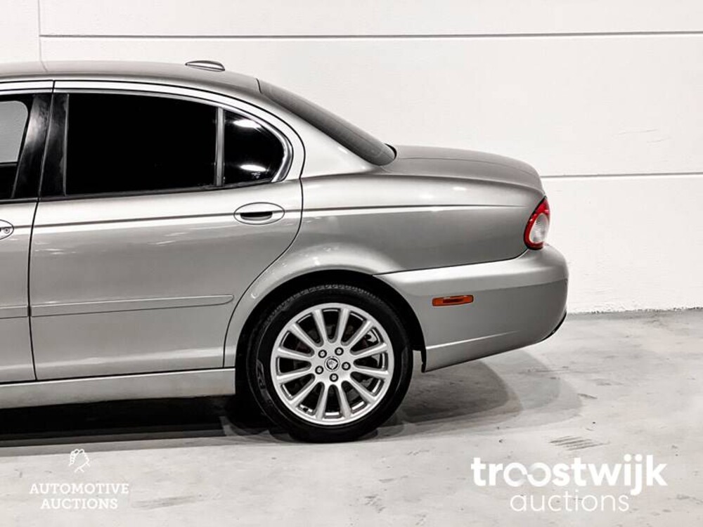 Jaguar X-Type Executive 2.2  Car