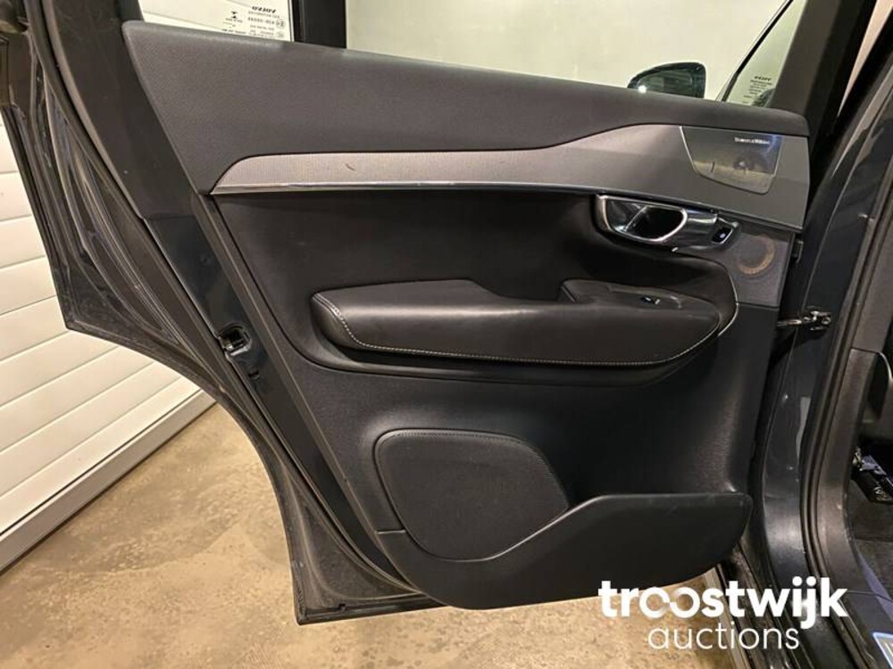 Volvo XC90 2.0 T8 Twin Engine AWD Inscription Car