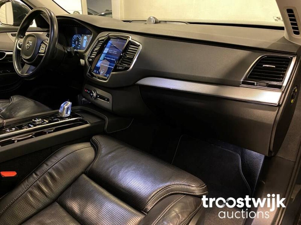 Volvo XC90 2.0 T8 Twin Engine AWD Inscription Car