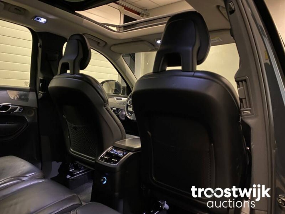 Volvo XC90 2.0 T8 Twin Engine AWD Inscription Car