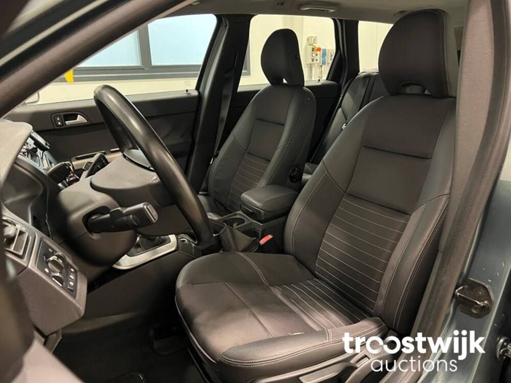 Volvo V50 2.4 Momentum Car