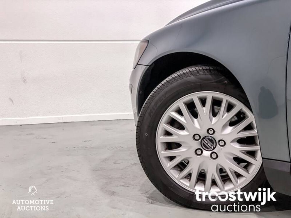 Volvo V50 2.4 Momentum Car